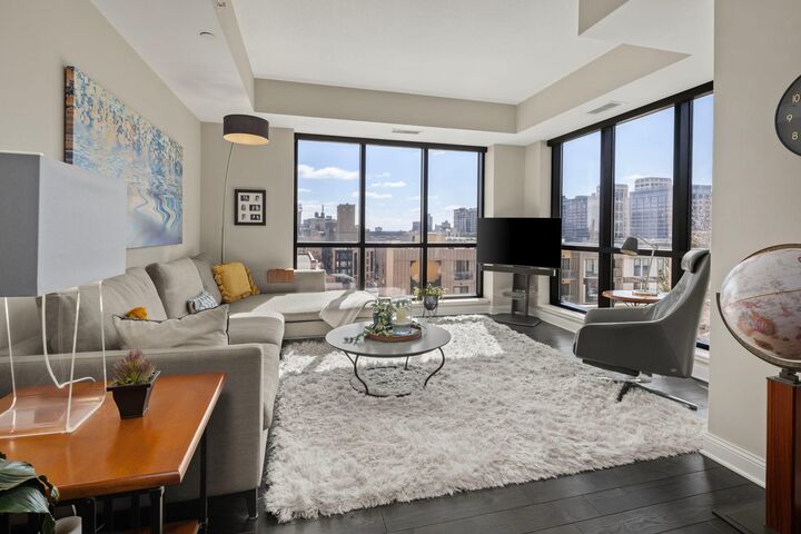 Property Photo:  100 3rd Avenue S 607  MN 55401 