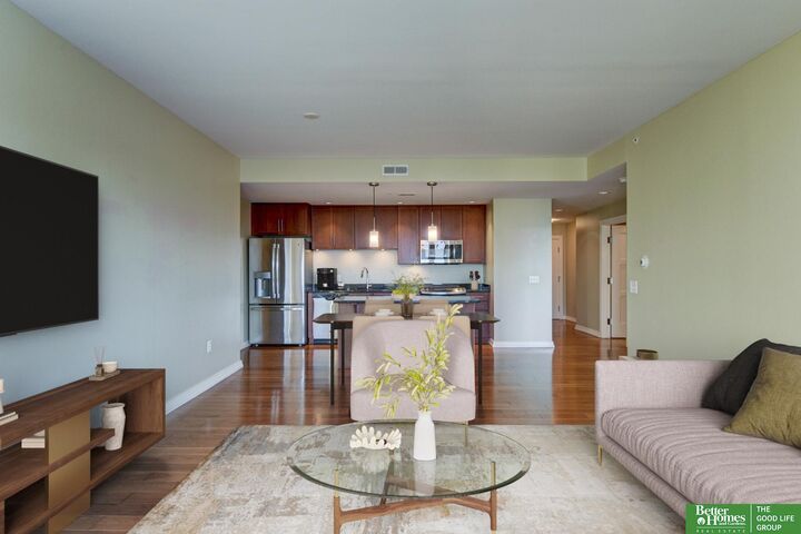 Property Photo: 3200 Farnam Court 3610 NE 68131