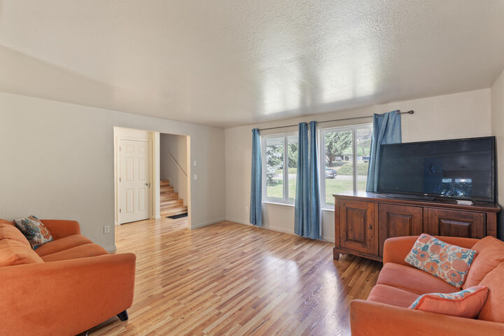 Property Photo:  7764 Azalea-Glen Road  OR 97442 