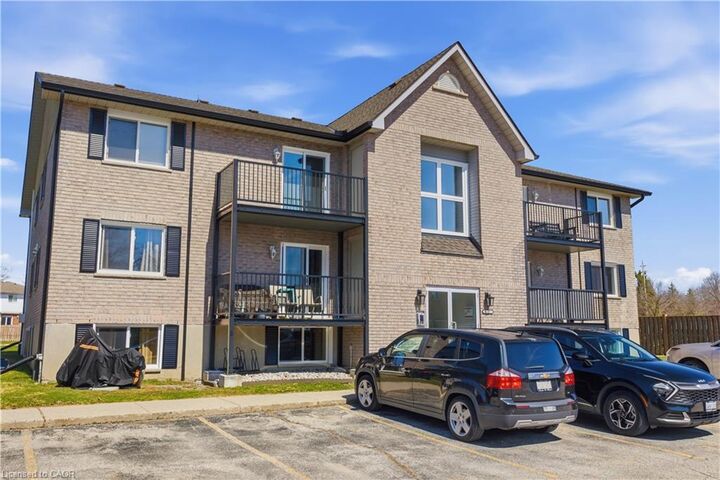 Property Photo: 50 Campbell Court 312 ON N5A 7T6