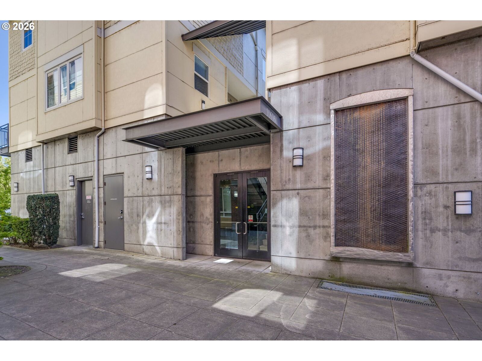 Property Photo: 10606 SE Main St 204 OR 97222