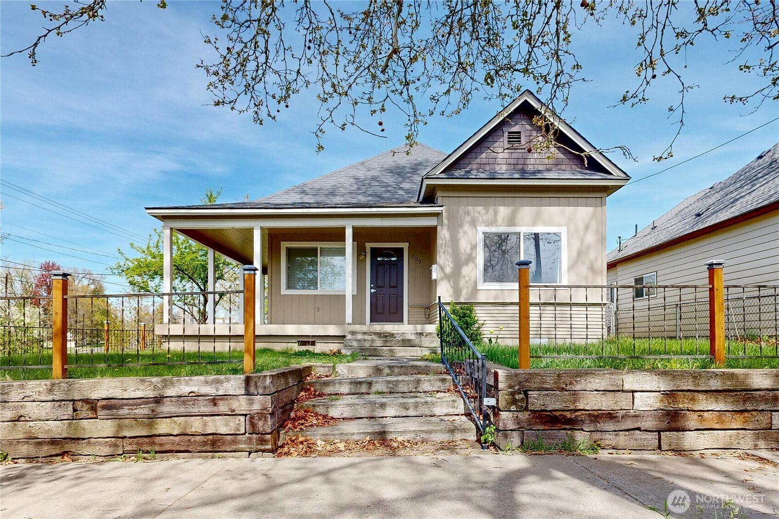 Property Photo:  503  Juniper Street  WA 99362 