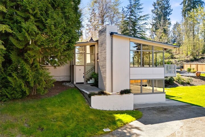 Property Photo:  8726  Fruitland Avenue E  WA 98371 