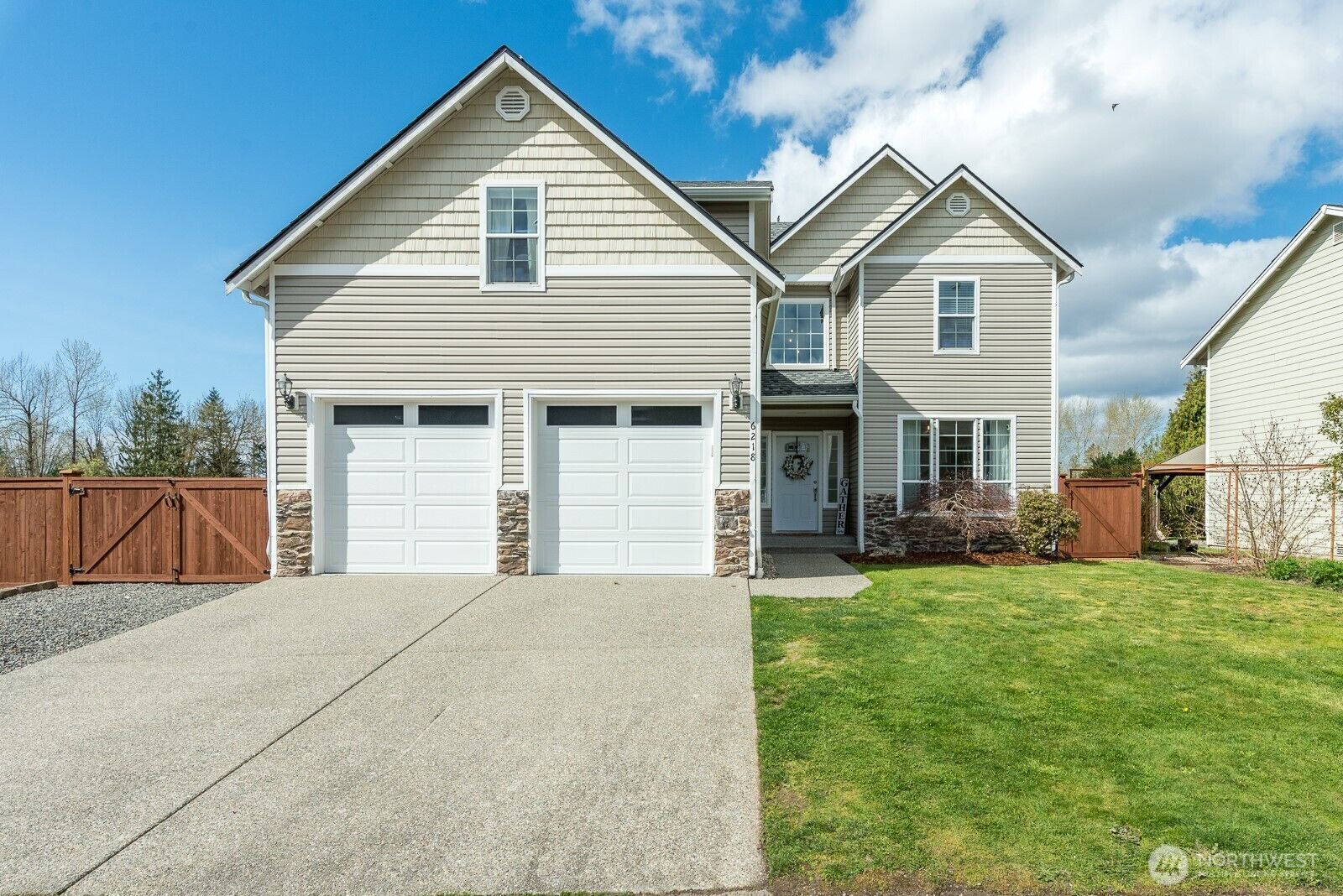 Property Photo: 6218 80th Avenue NE WA 98270