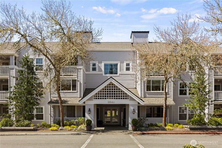 Property Photo:  3941  226th Place SE 209  WA 98029 