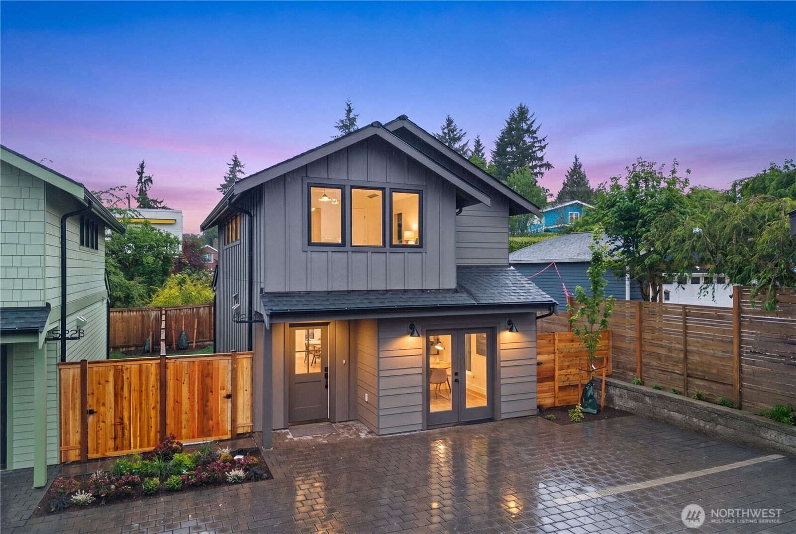 Property Photo:  524 NE 89th Street B  WA 98115 