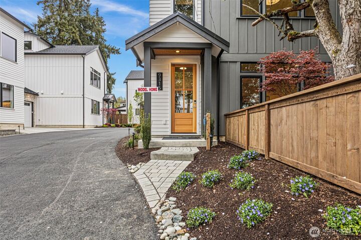 Property Photo:  9315  132nd Avenue NE  WA 98033 