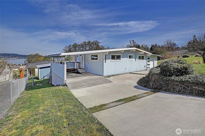 Property Photo: 804 Sandstone Lane WA 98282