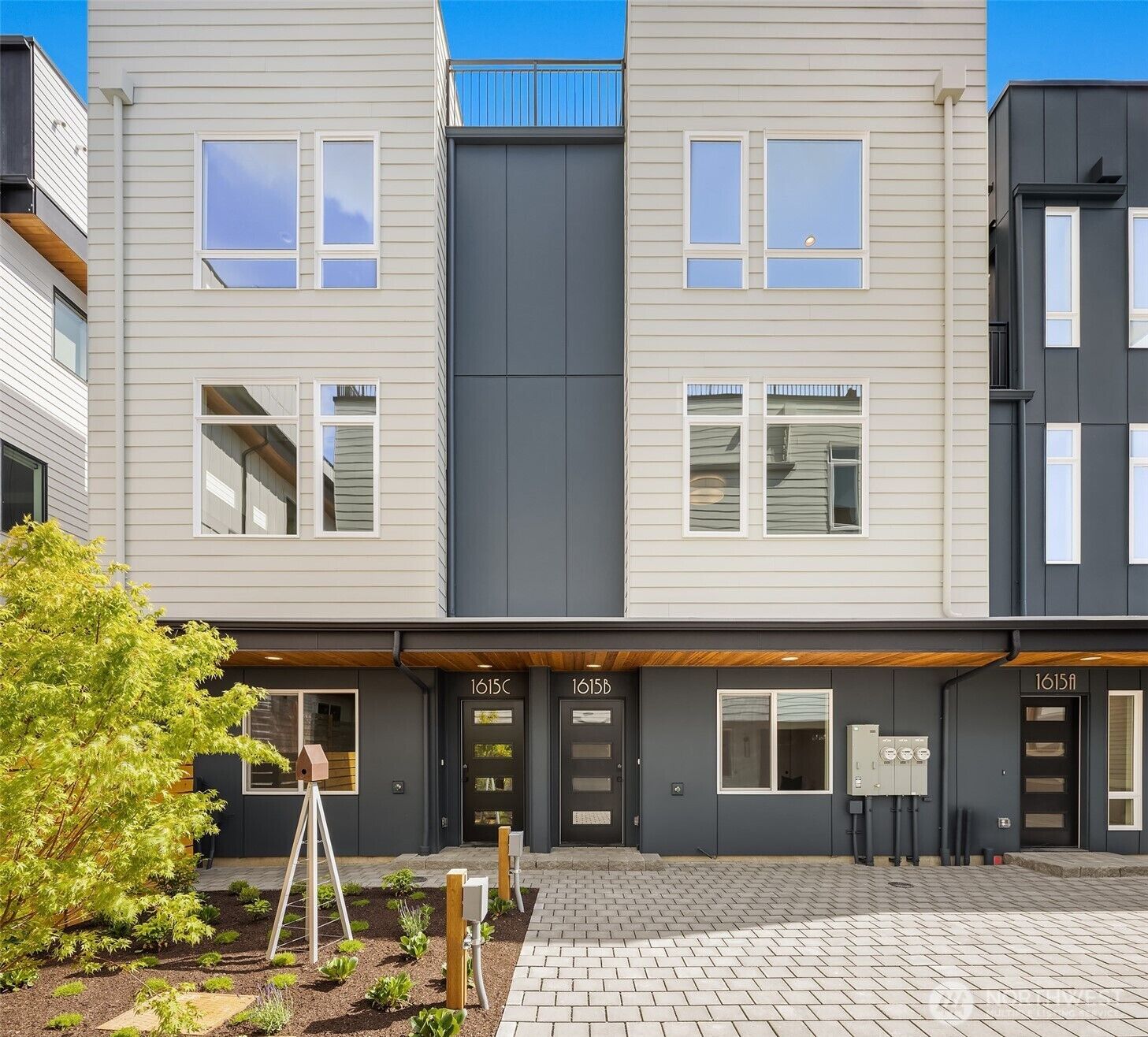 Property Photo:  1615 N 50th Street C  WA 98103 