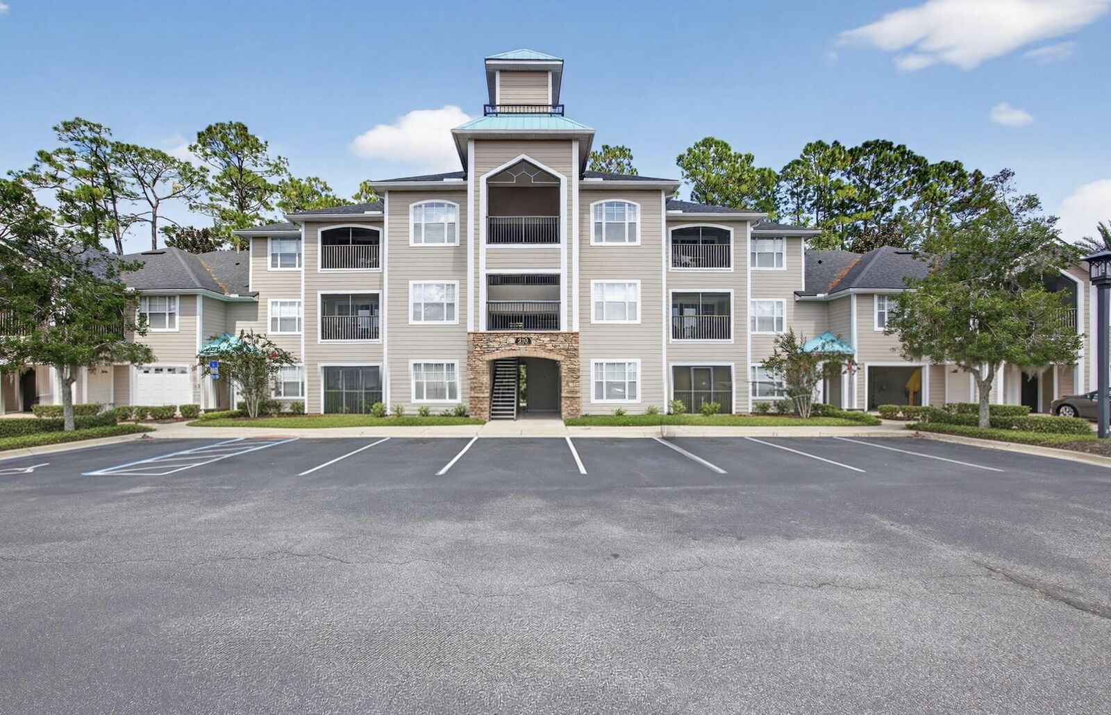 Property Photo:  210 Presidents Cup Way 101  FL 32092 