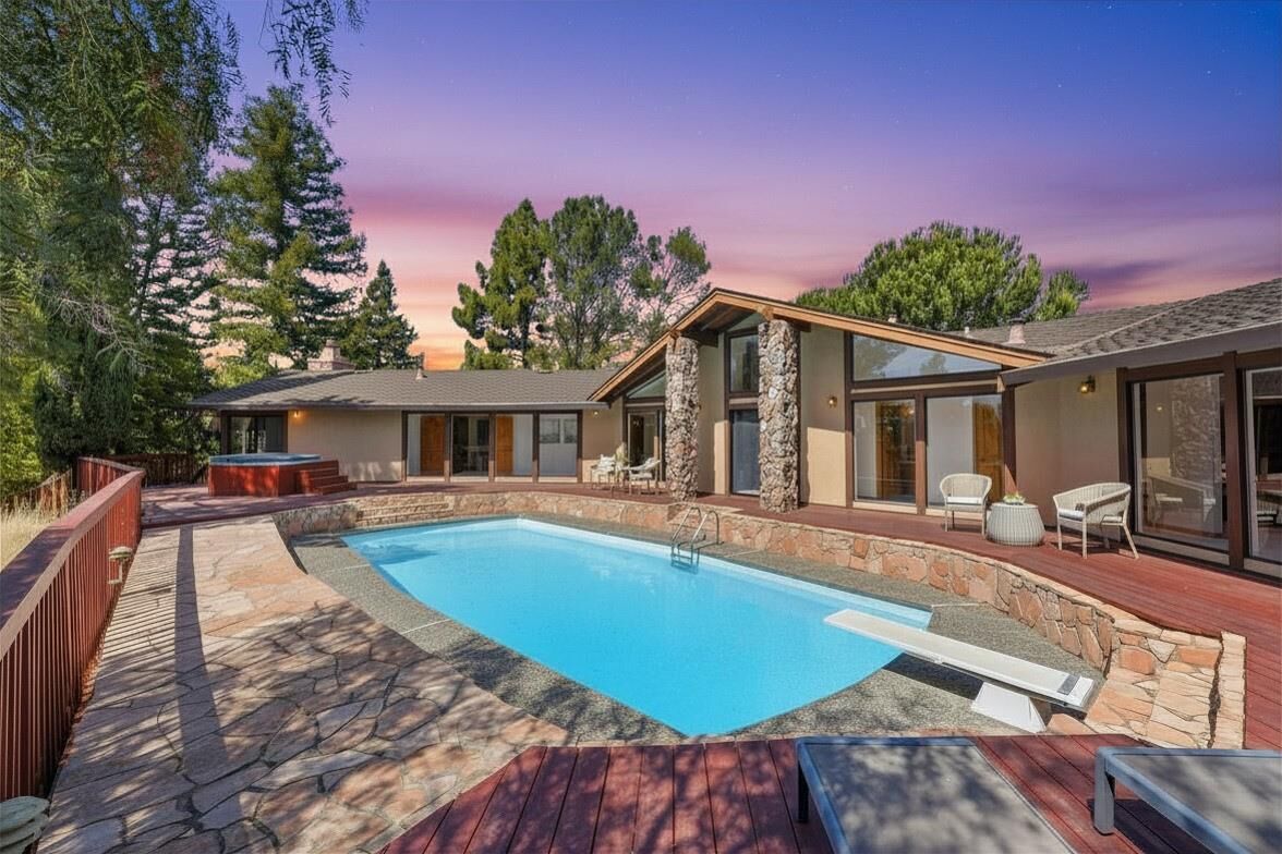Property Photo:  1050 Seminole Common  CA 94539 