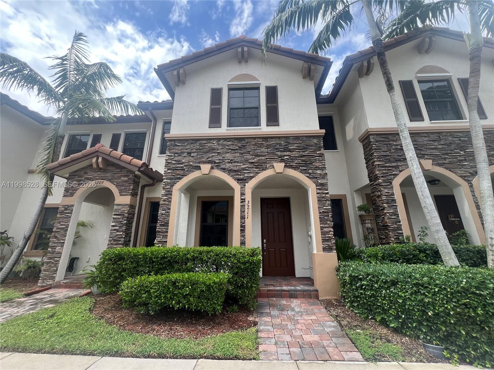 Property Photo: 3211 SE 7th St FL 33033