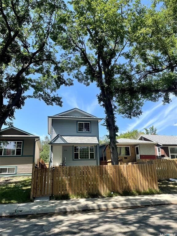 Property Photo: 1154 Retallack Street SK S4T 2H3