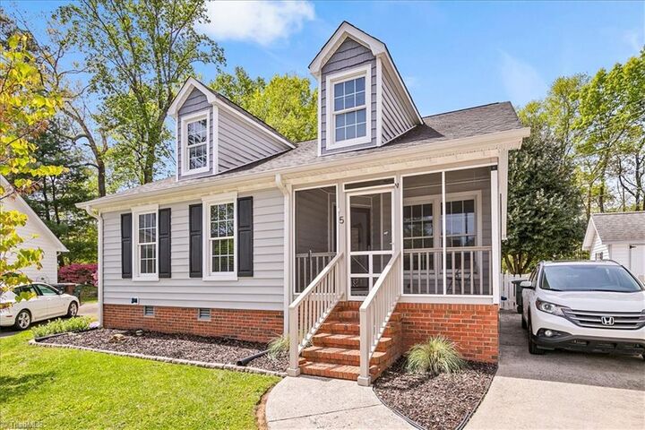 Property Photo: 5 Yeardleys Court NC 27455