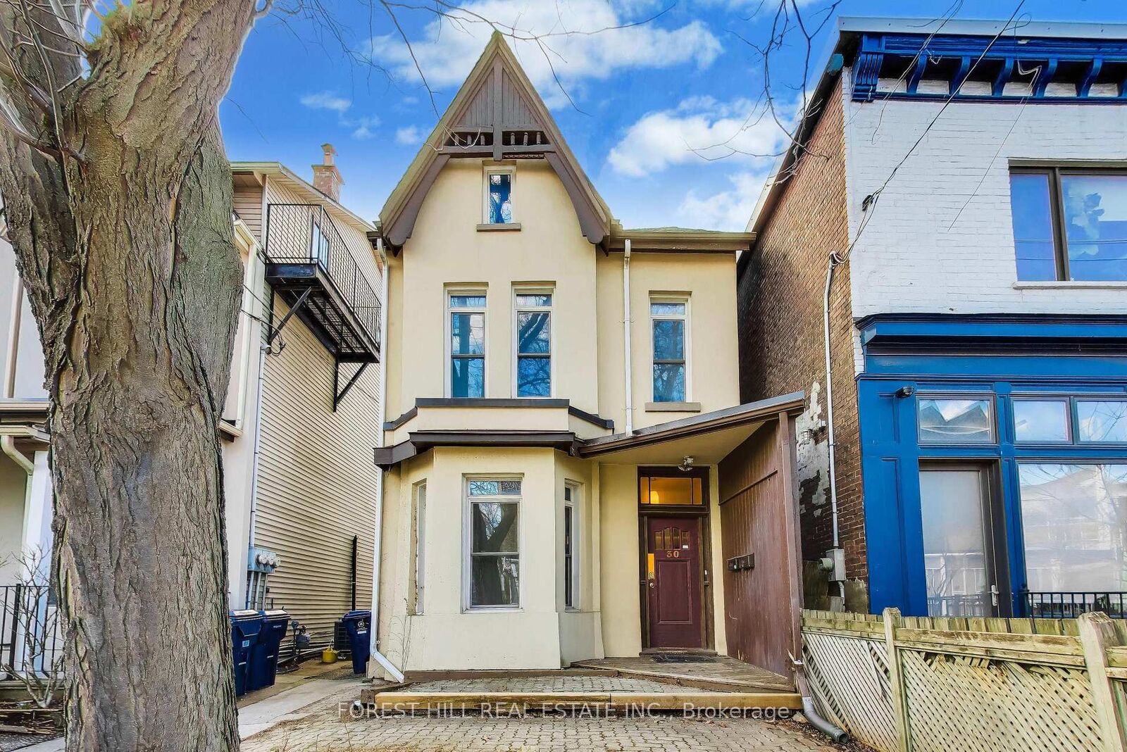 Property Photo: 30 Robert Street ON M5S 2K3