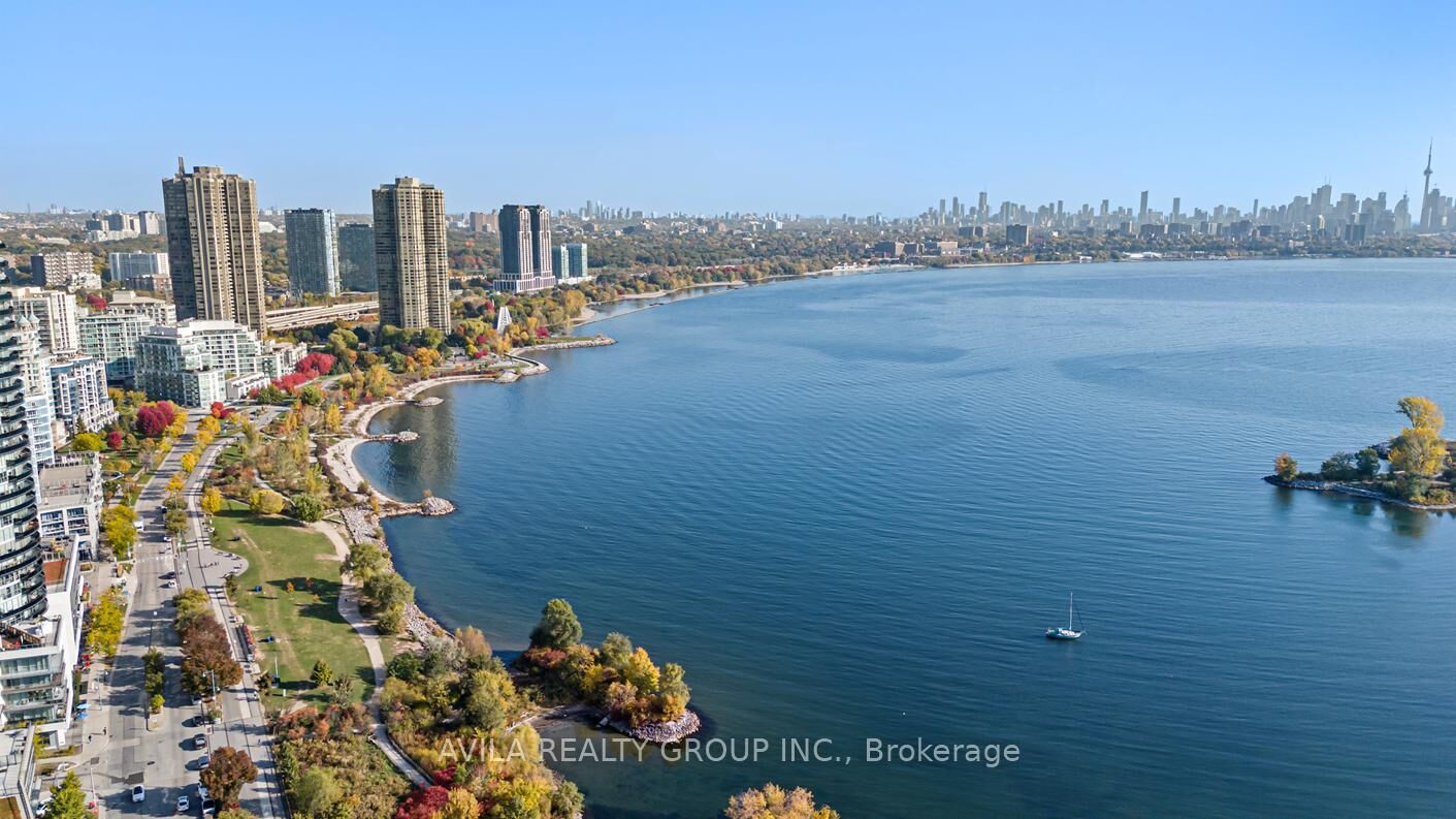 Property Photo: 33 Shore Breeze Drive S 1707 ON M8V 0G1