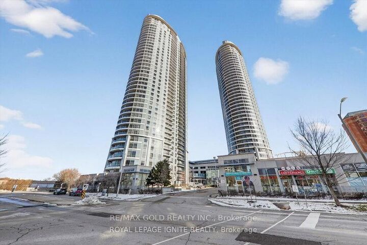 Property Photo:  135 Village Green Square  ON M1S 0G3 