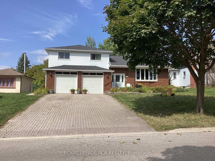 Property Photo: 1049 Elgin Street ON L3Y 3C3