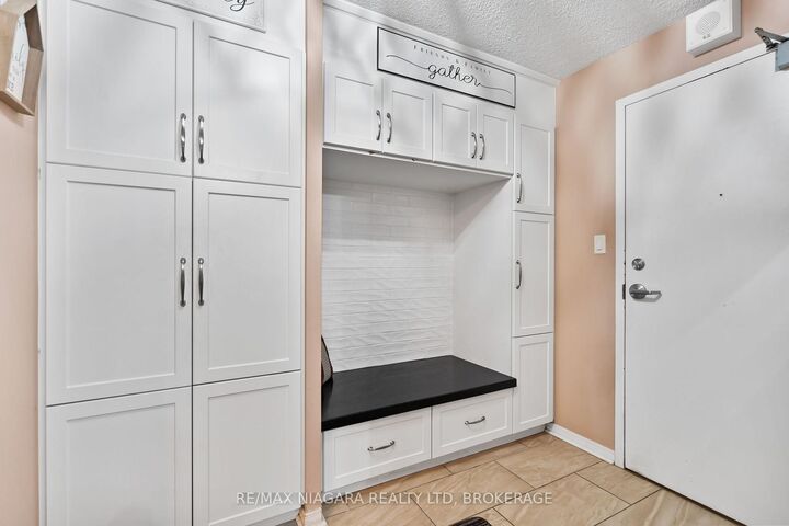 Property Photo: 7 Gale Crescent B5 ON L2R 7M8