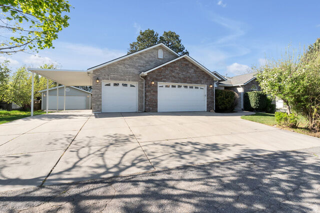 Property Photo: 1818 E Latimer Ct UT 84106