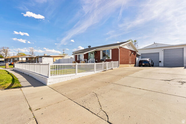 Property Photo: 4870 S Southridge Dr UT 84129