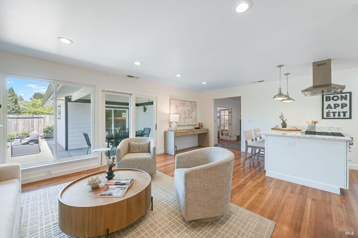 Property Photo:  16 Wallace Way  CA 94903 