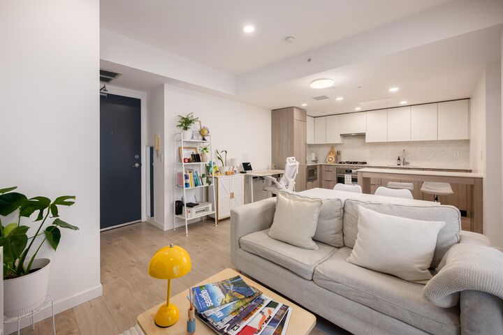 Property Photo: 10333 133 Street 1801 BC V3T 0V1