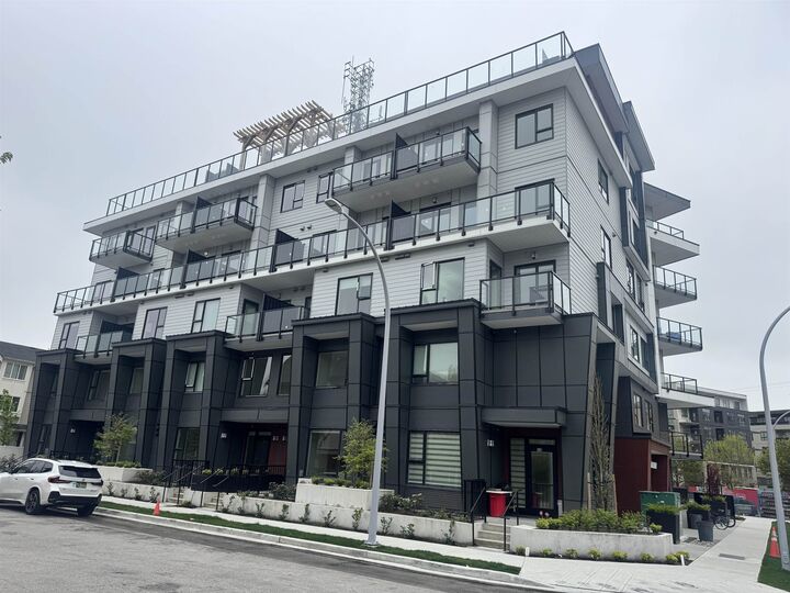 15739 Fraser Highway 303 — photo 1