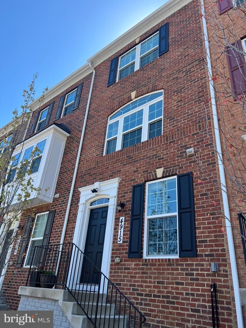 Property Photo:  4915 Crest View Drive  MD 20782 