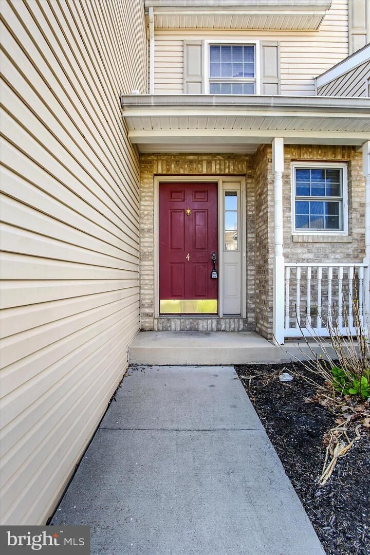 Property Photo:  4 Fargreen Court 1B  PA 17319 