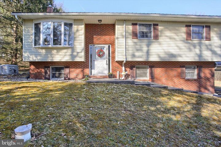 Property Photo:  45 Allen Drive  PA 17090 