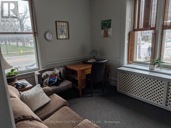 Property Photo: 334 Queens Avenue ON N6B 1X4