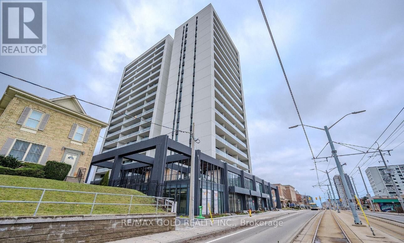 Property Photo:  741 King Street 1302  ON N2G 0E9 