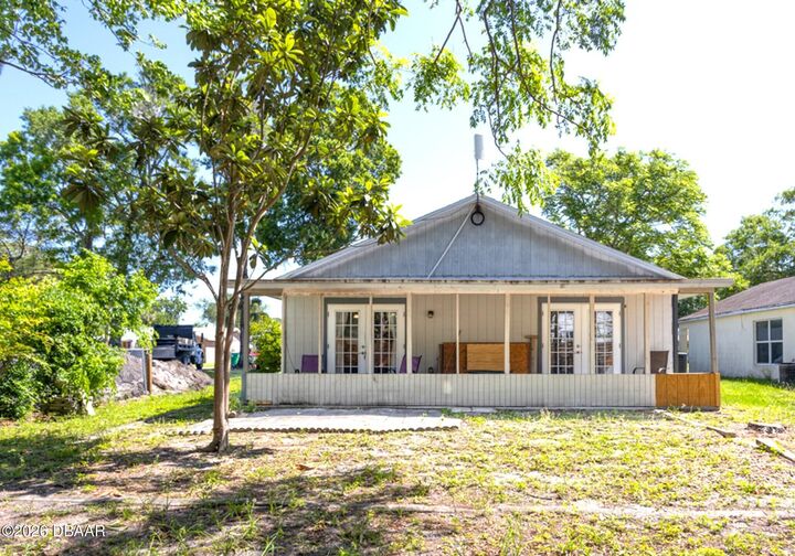 Property Photo: 1688 Montgomery Avenue FL 32117