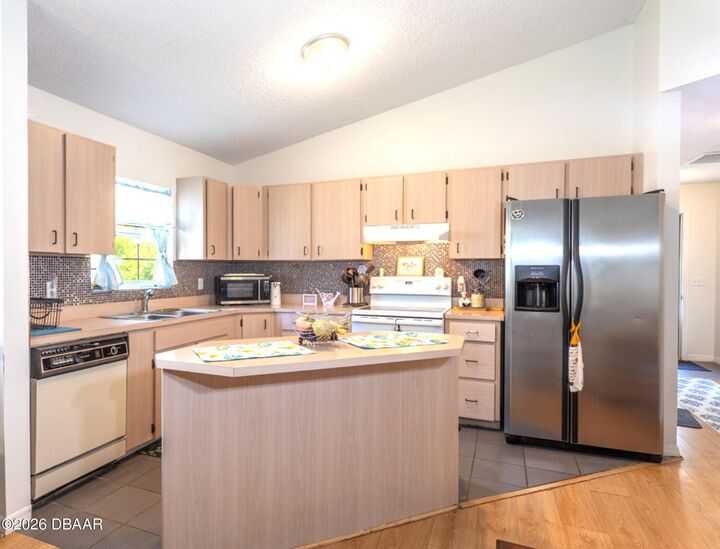 Property Photo:  1688 Montgomery Avenue  FL 32117 