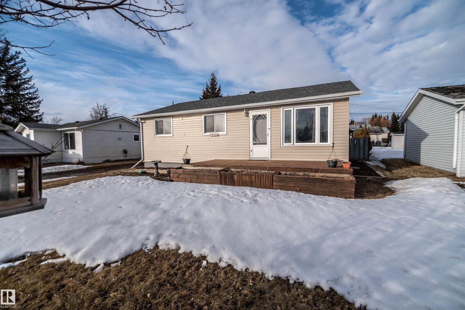 Property Photo:  4527 47 Street  AB T0E 0A0 