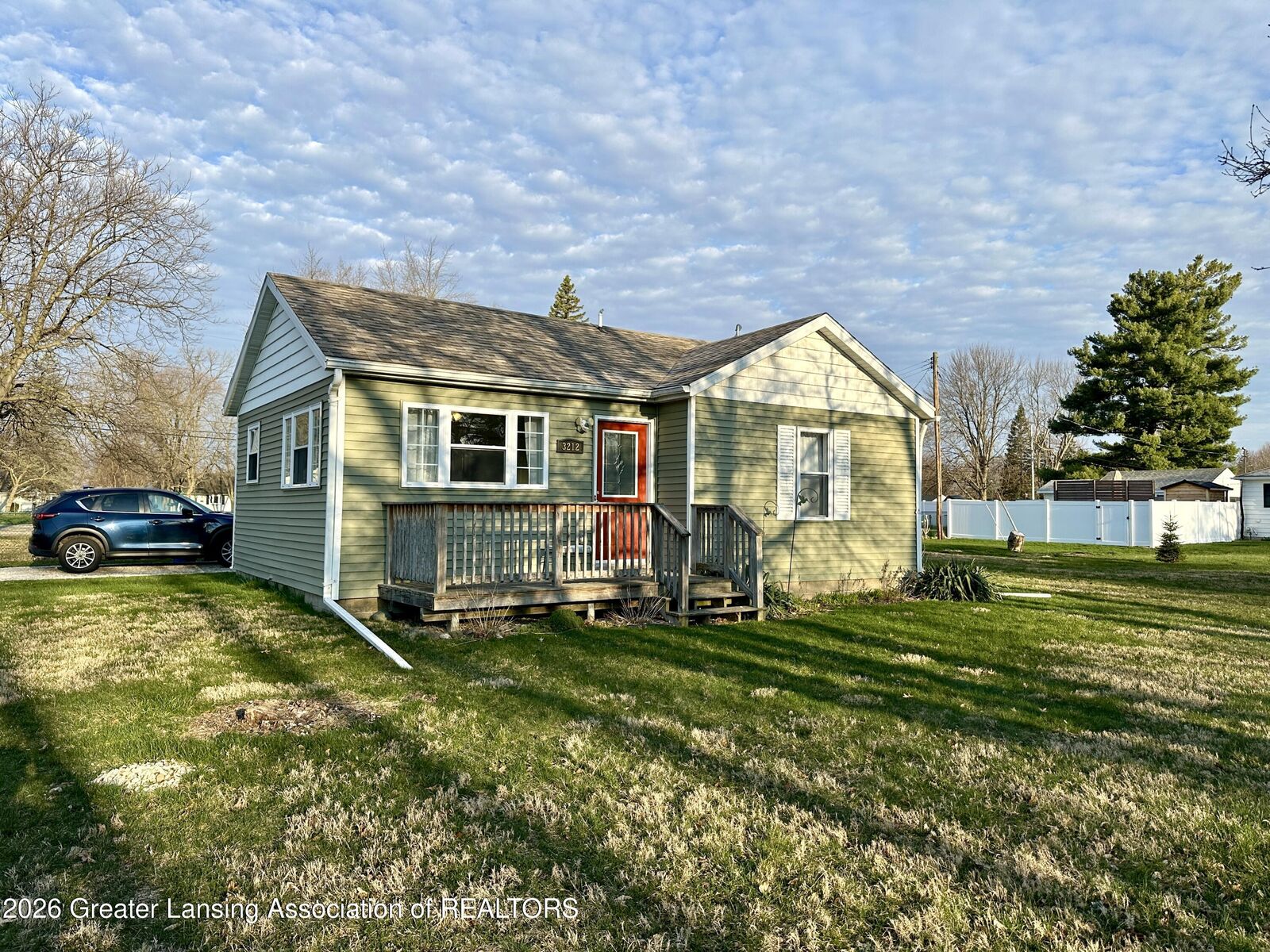 Property Photo: 3212 S Catherine Street MI 48911