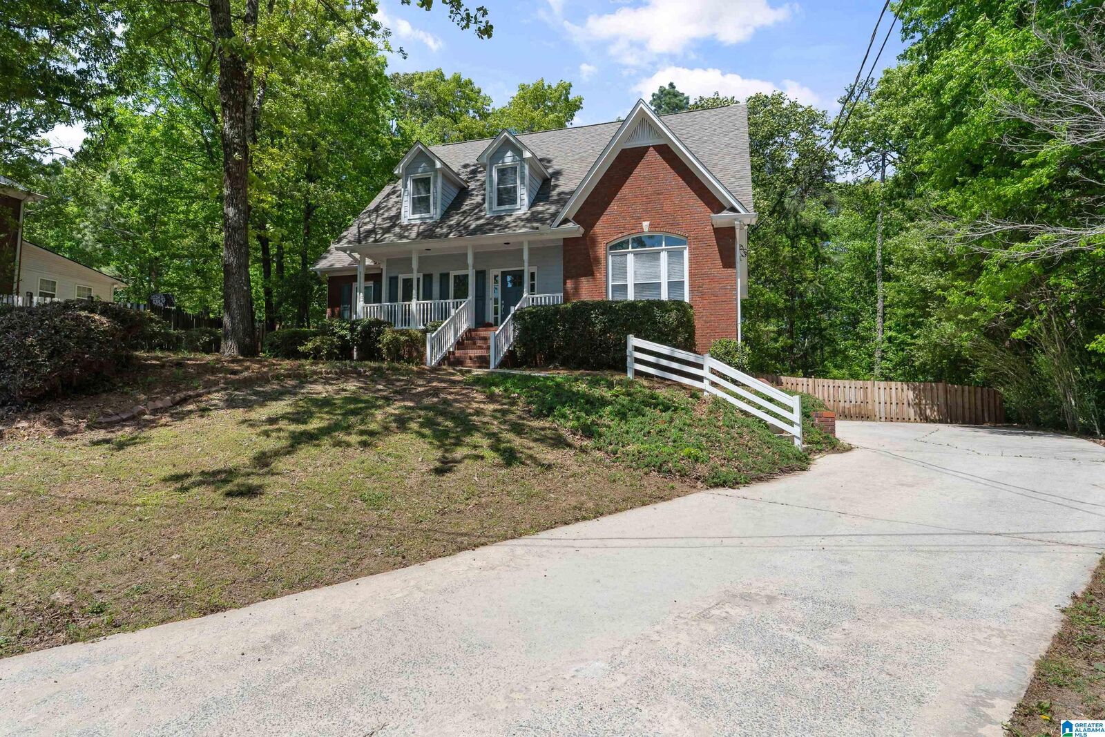 Property Photo:  1680 Russet Hill Circle  AL 35244 