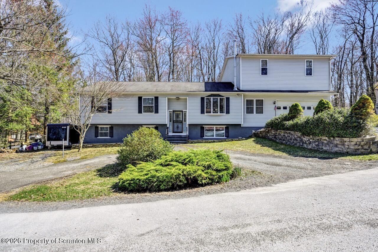 Property Photo: 9105 Belvedere Road PA 18466