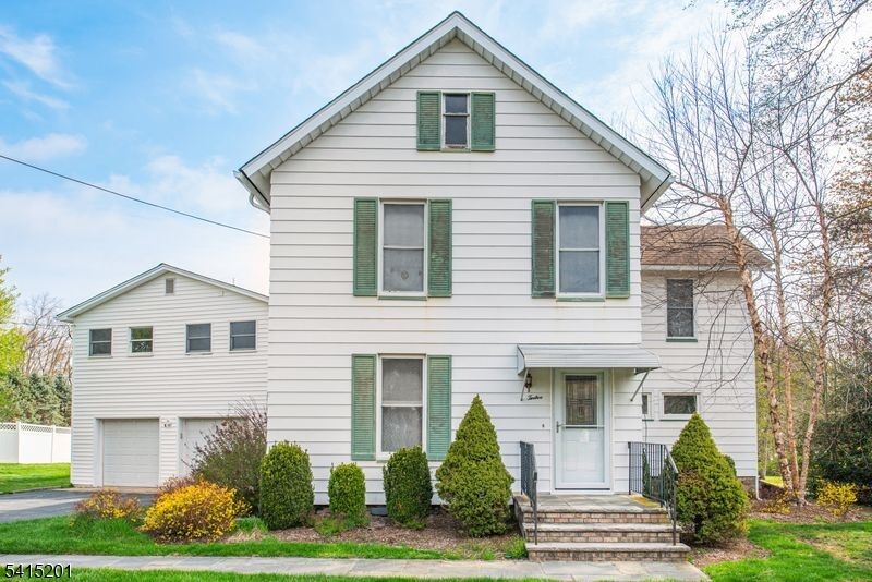 Property Photo:  12 Baird Place  NJ 07981 