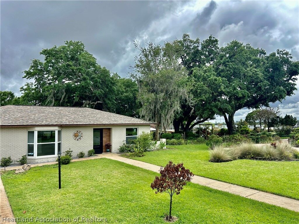 Property Photo: 136 Forever Avenue FL 33852