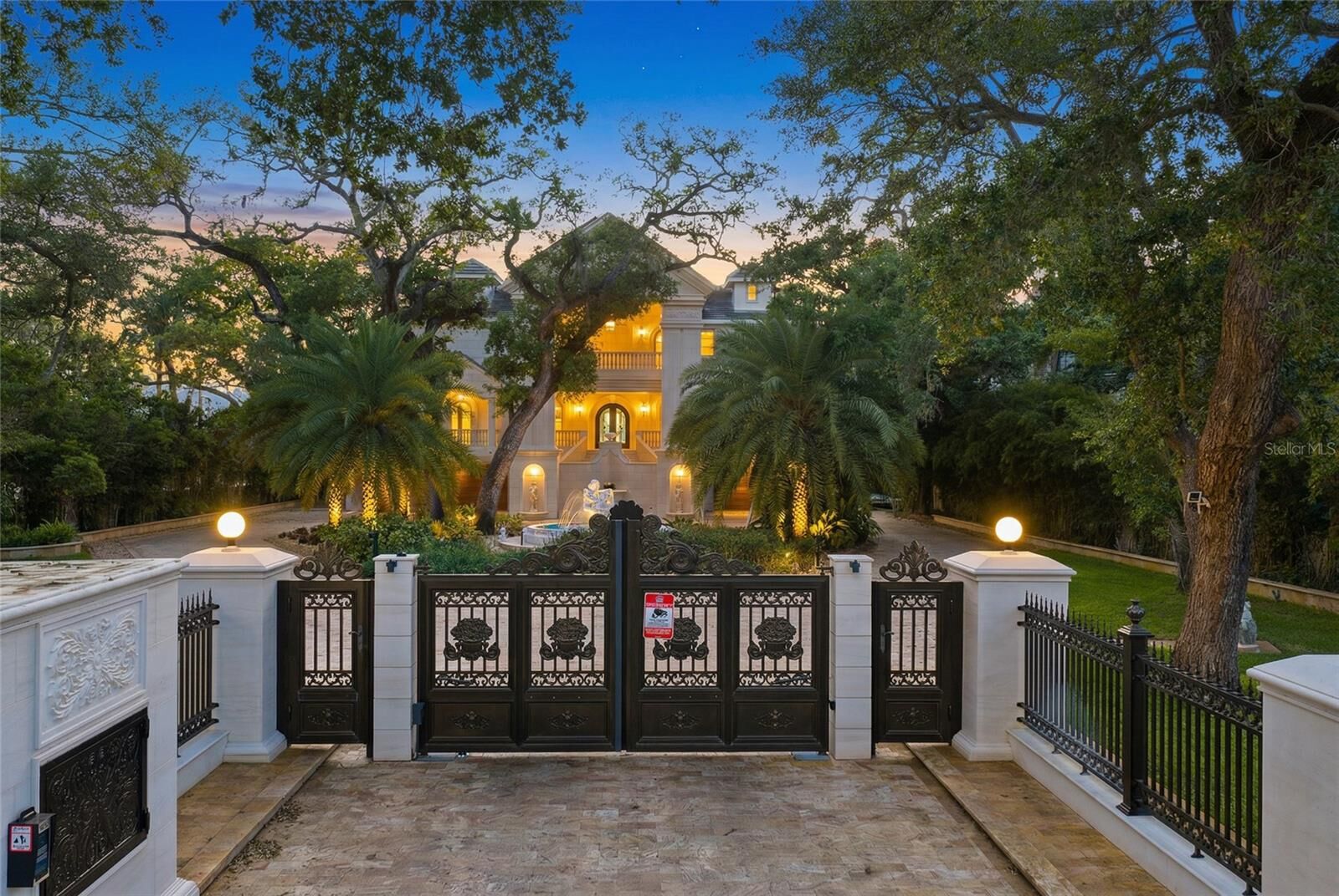 Property Photo:  2000 Park Street N  FL 33710 