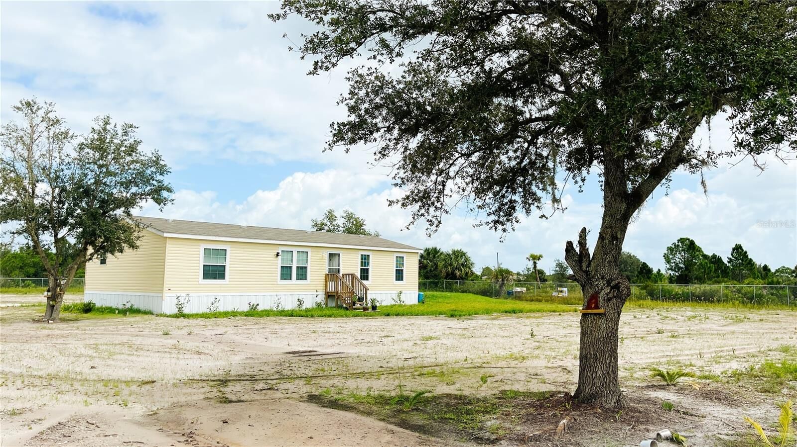 Property Photo:  16161 NW 276th Street  FL 34972 
