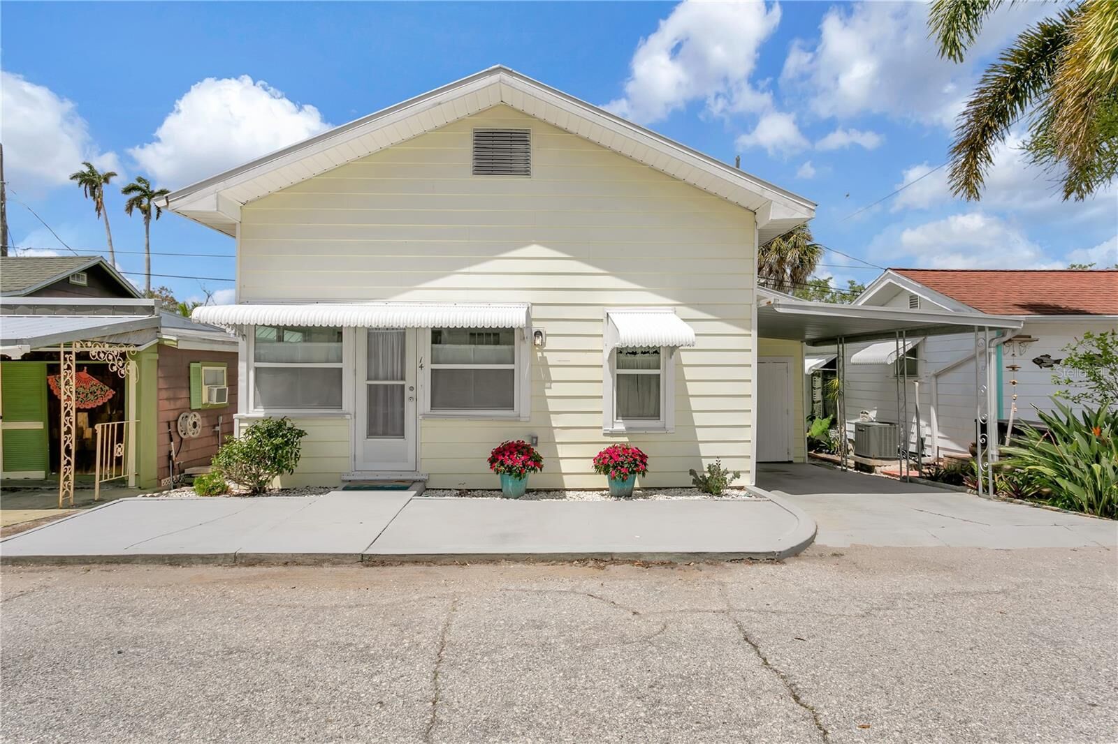 Property Photo:  14 Braden Castle Drive  FL 34208 