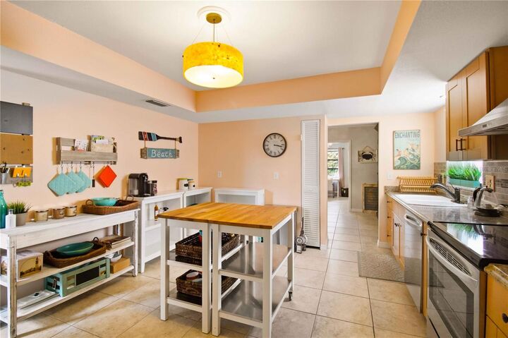 Property Photo: 7354 W Country Club Drive N FL 34243