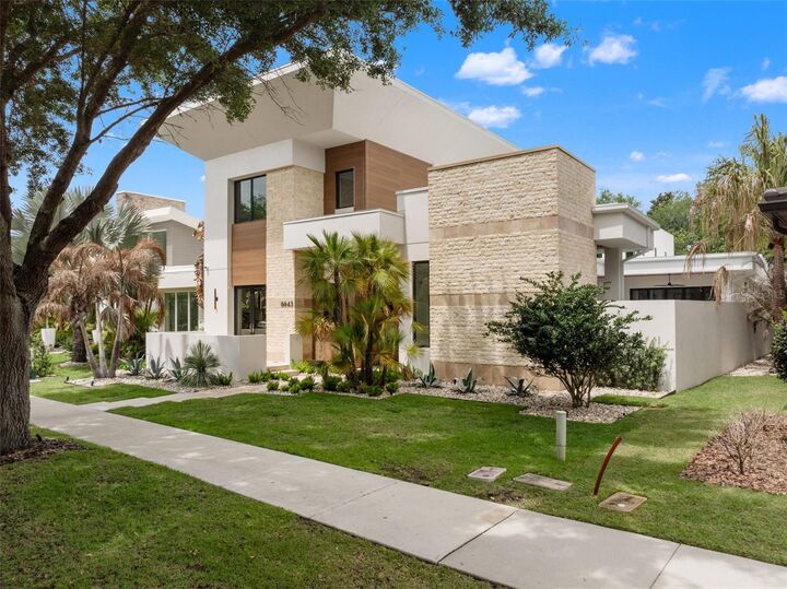 Property Photo: 8643 Farthington Way FL 32827