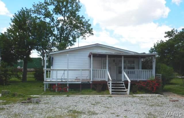 Property Photo: 1424 N Main Street IL 62239