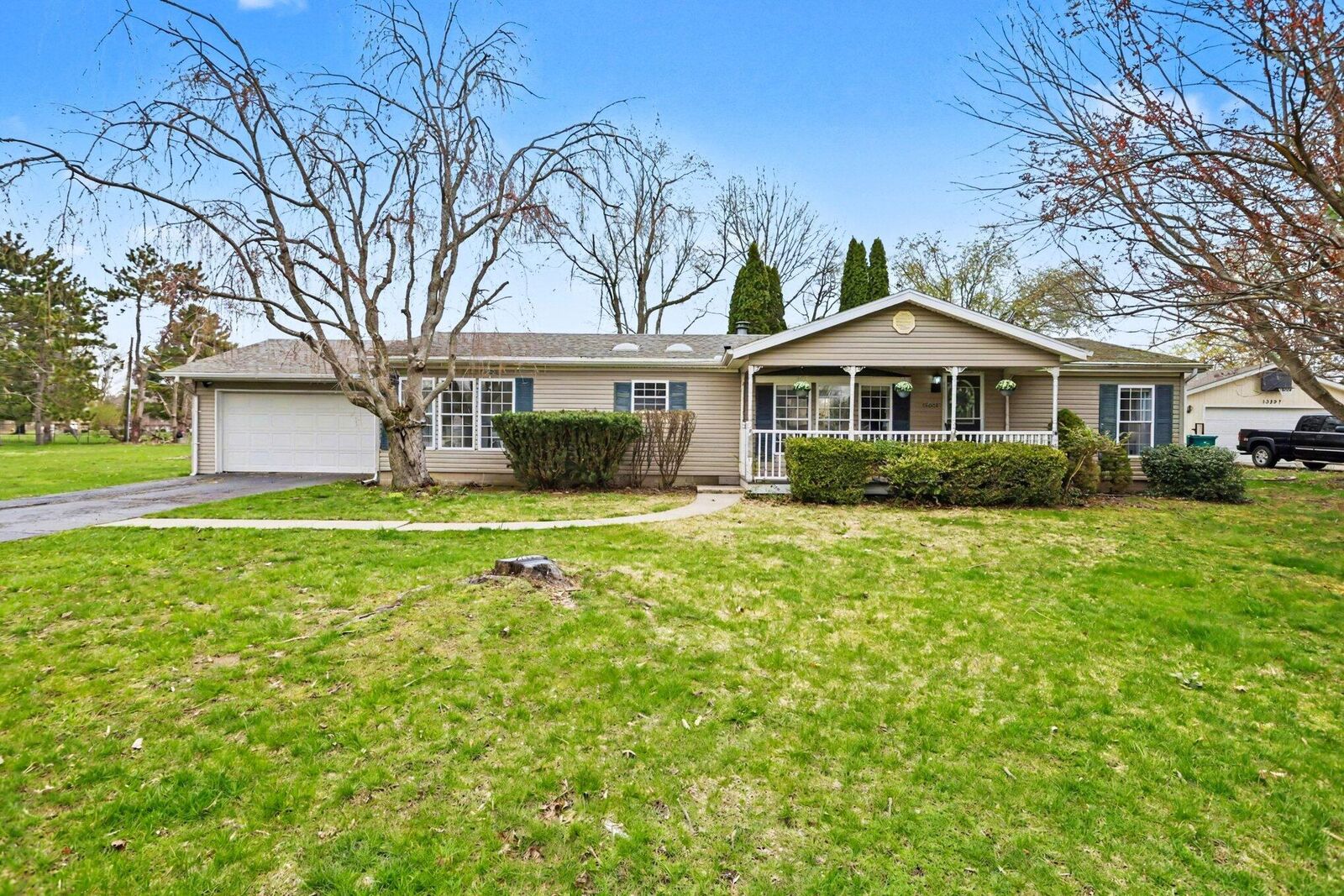 Property Photo:  10283 S Arrowhead Drive  MI 49103 