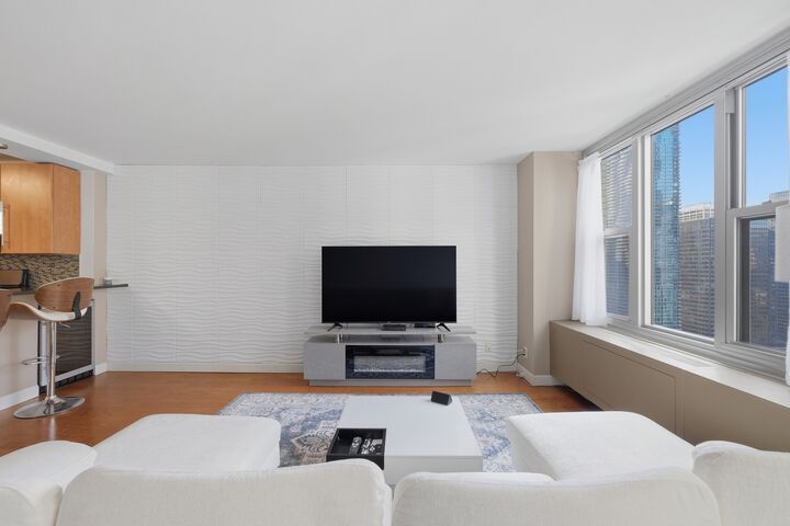 Property Photo:  400 E Randolph Street 3314  IL 60601 