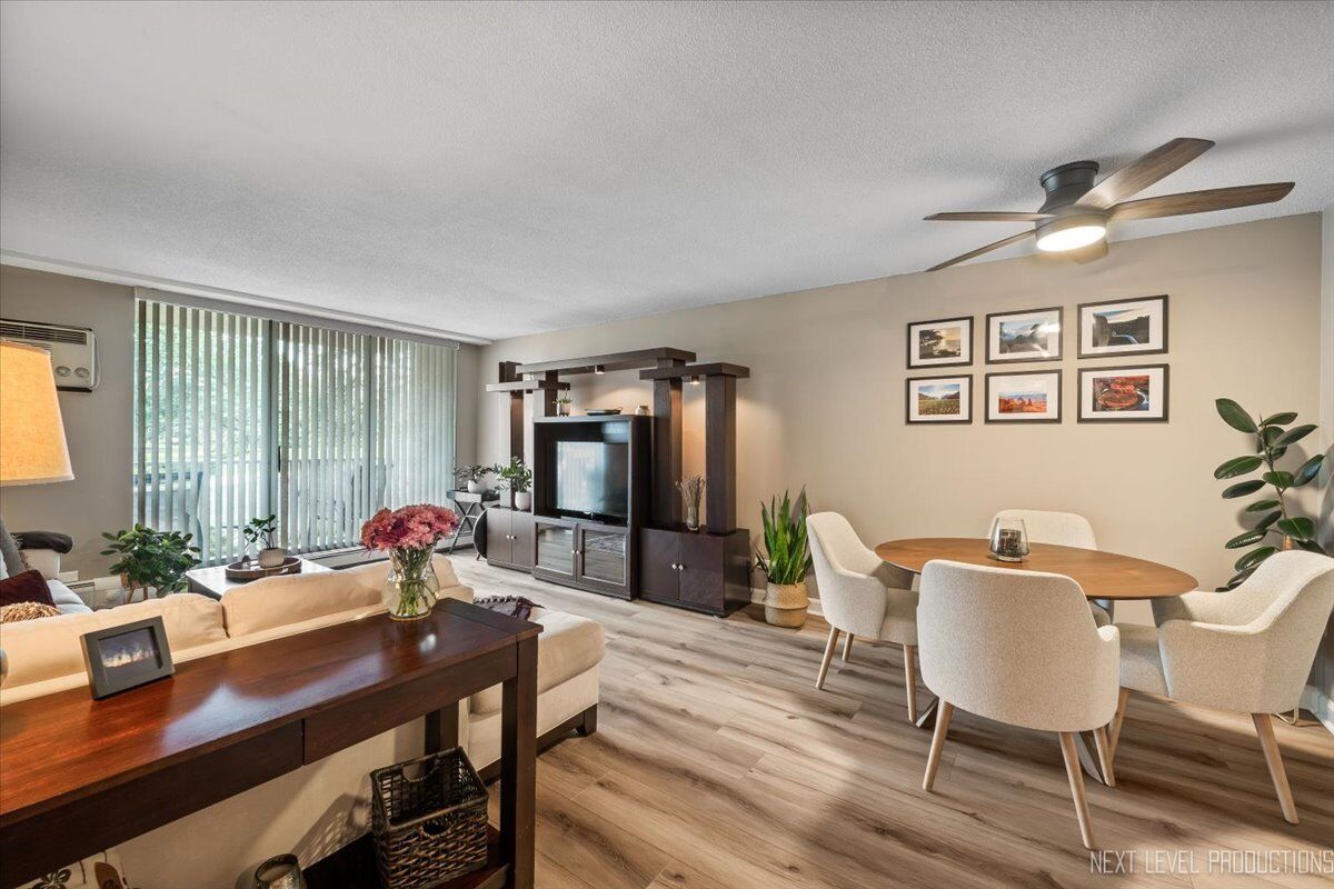 Property Photo:  2222 S Stewart Avenue 1C  IL 60148 